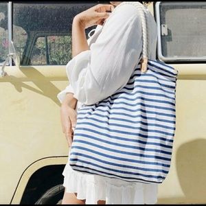⚡️ SALE ⚡️ S & R NWT Navy & Cream Canvas Tote Bag